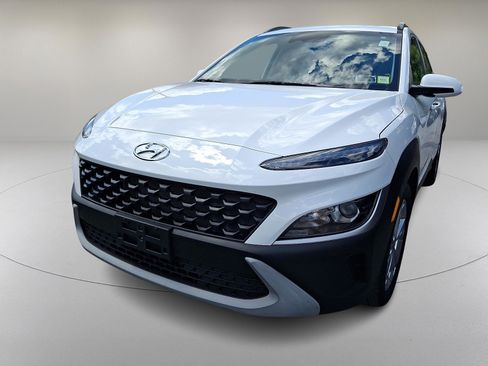 Used 2022 Hyundai Kona SEL w/ Convenience Package AWD/4WD image 4