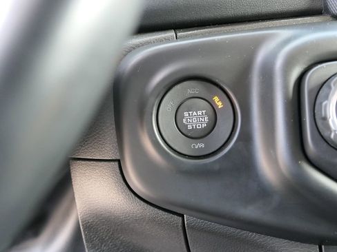 Used 2022 Jeep Wrangler Unlimited Sahara w/ Cold Weather Group image 14