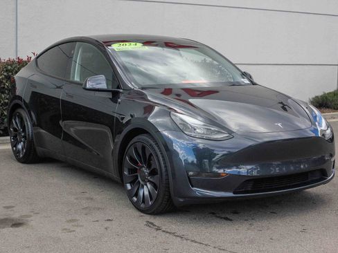 Used 2024 Tesla Model Y Performance image 3