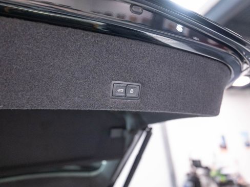 Used 2019 Lamborghini Urus AWD/4WD image 74