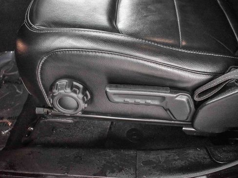 Used 2023 Jeep Wrangler Unlimited Sahara w/ Cold Weather Group image 19