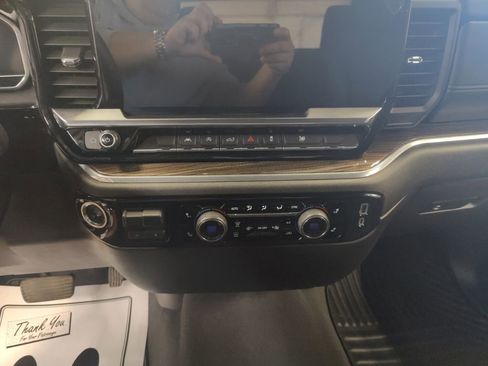 Used 2023 Chevrolet Silverado 1500 LT image 12