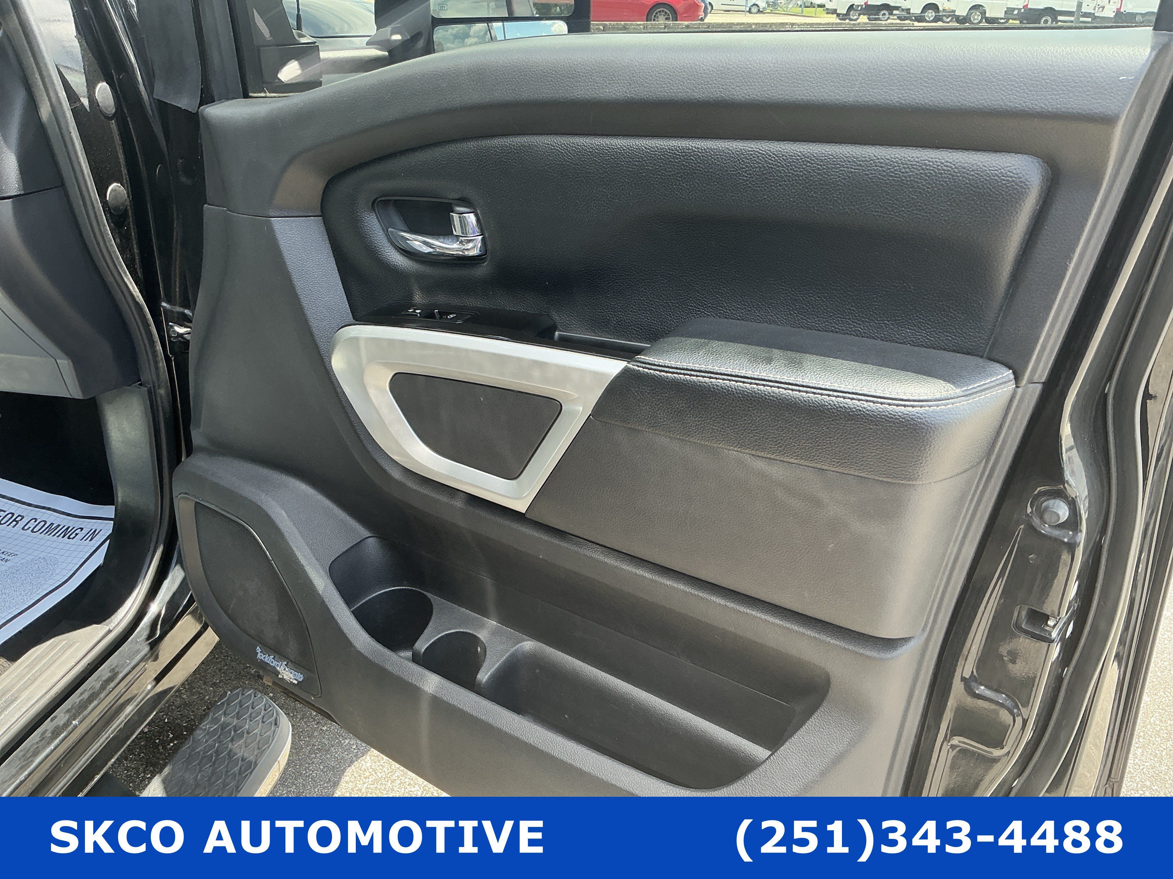 Used 2017 Nissan Titan PRO-4X AWD/4WD image 13