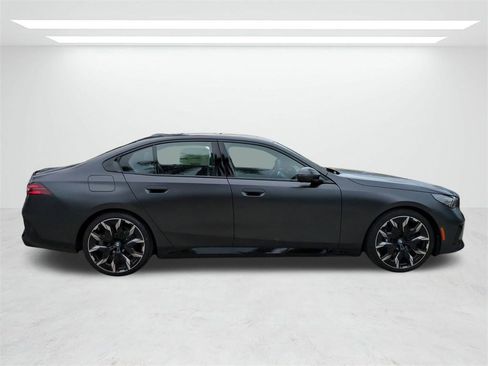 New 2026 BMW 540i xDrive w/ M Sport Package image 3