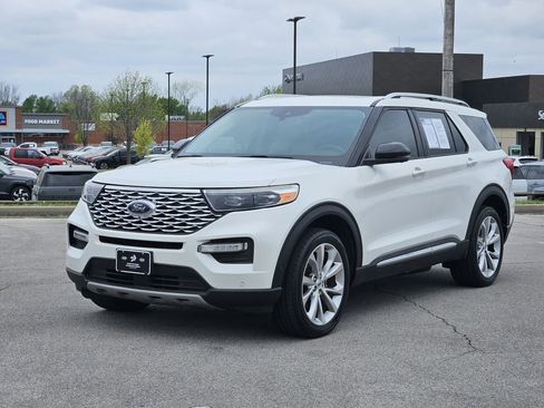 Used 2021 Ford Explorer Platinum w/ Equipment Group 601A AWD/4WD image 2