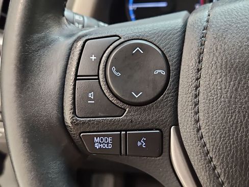 Used 2018 Toyota RAV4 XLE FWD image 11