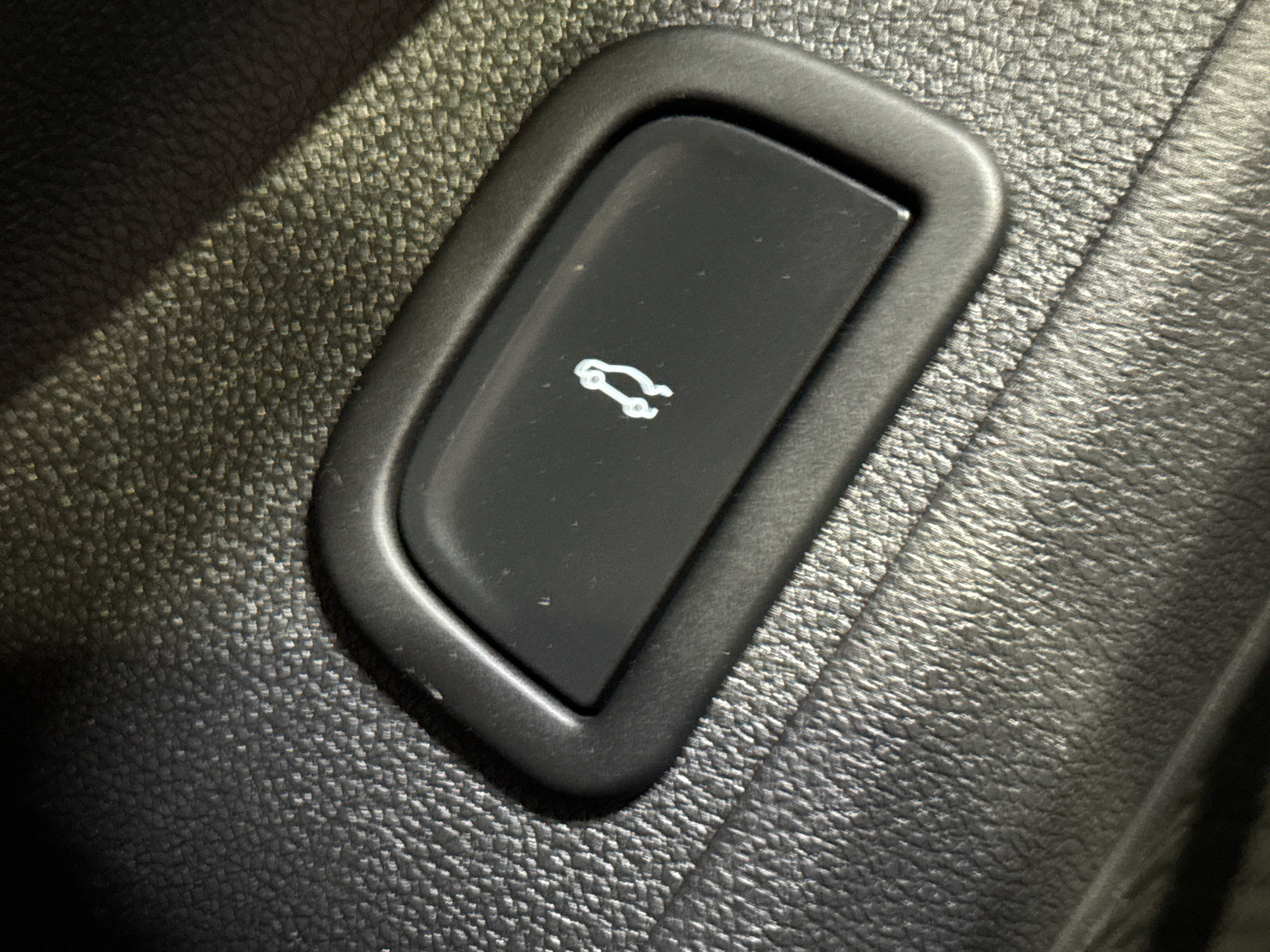 Used 2025 Chevrolet Traverse Z71 w/ LPO, Floor Liner Package AWD/4WD image 35