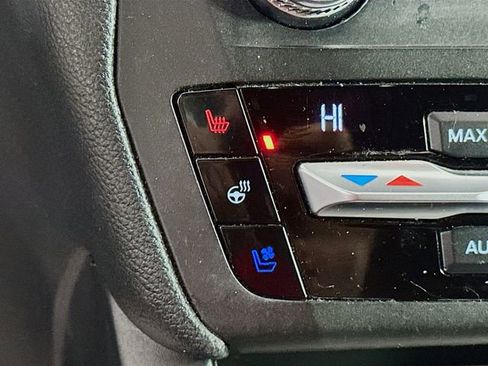 Used 2020 Ford Explorer Limited image 21