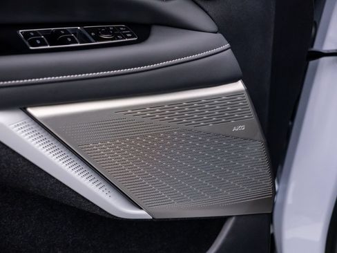 New 2026 Cadillac Optiq Sport 1 w/ LPO, Floor Liner Package AWD/4WD image 14