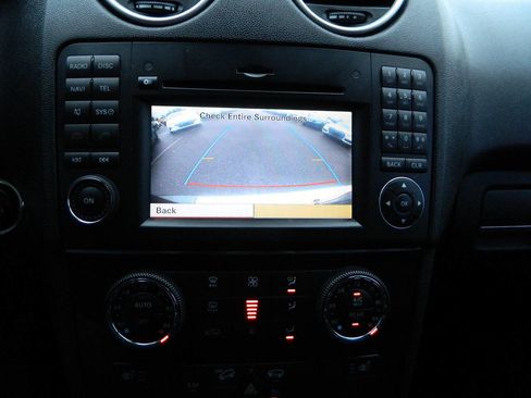 Used 2010 Mercedes-Benz ML 350 BlueTEC 4MATIC image 19