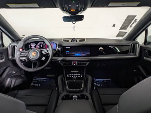 New 2026 Porsche Cayenne Coupe image 20