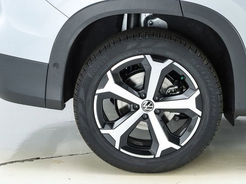 New 2026 Volkswagen Tiguan SE image 13