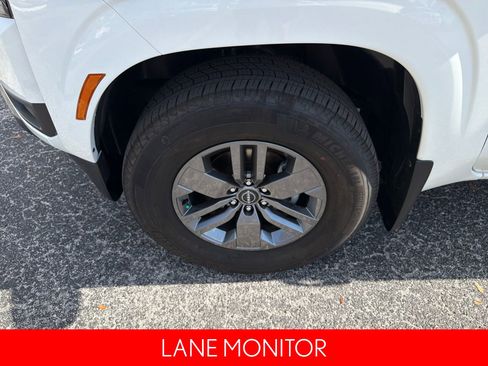 Certified 2025 Nissan Frontier SV image 9