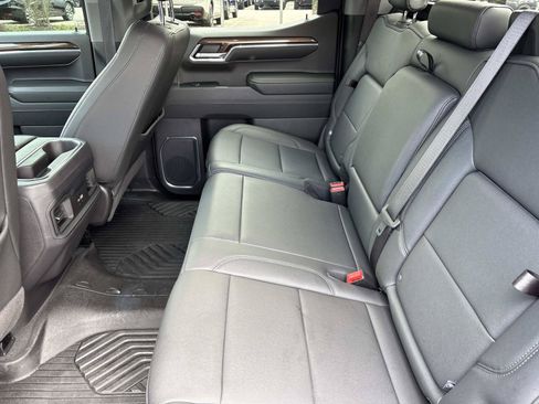 Used 2024 Chevrolet Silverado 1500 LT Trail Boss w/ Convenience Package II AWD/4WD image 30