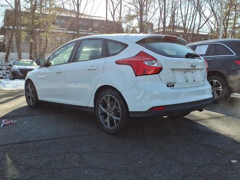 Used 2014 Ford Focus SE w/ Equipment Group 201A image 3