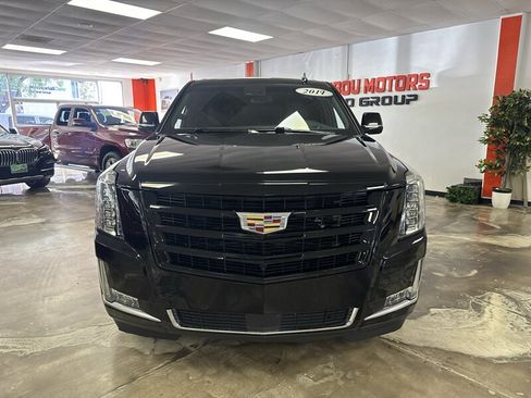 Used 2019 Cadillac Escalade ESV Platinum AWD/4WD image 2