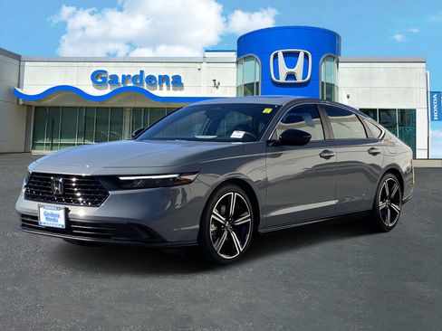 Used 2025 Honda Accord Sport image 3