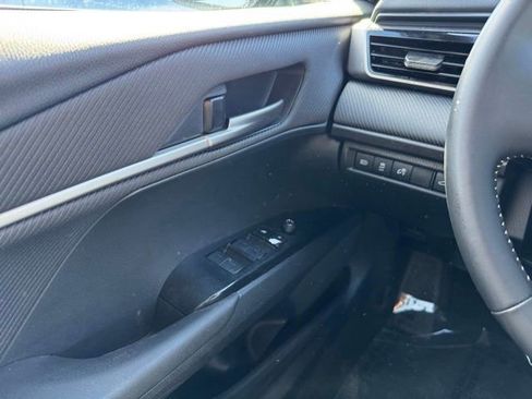 Used 2025 Toyota Camry SE w/ Convenience Package FWD image 31