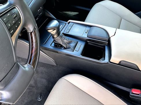 Used 2021 Lexus ES 250 w/ Premium Package AWD/4WD image 17