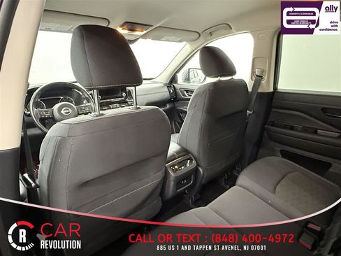 Used 2025 Nissan Pathfinder SV AWD/4WD image 18