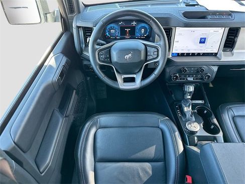 Used 2025 Ford Bronco Outer Banks image 22