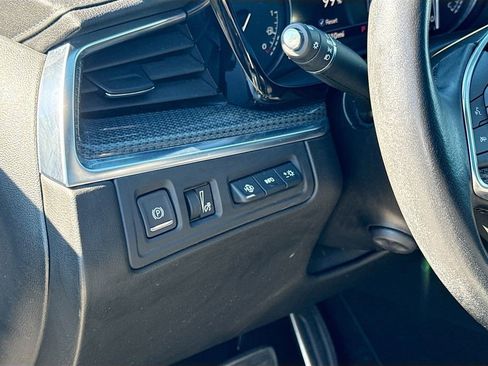 Certified 2023 Cadillac XT5 Sportv w/ Technology Package image 9