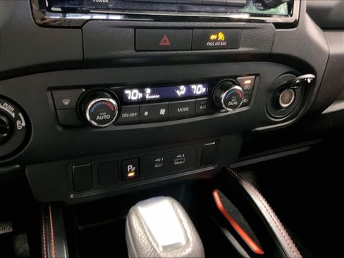 Certified 2022 Nissan Frontier PRO-4X w/ Technology Package AWD/4WD image 25