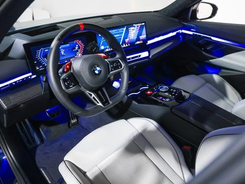 Used 2026 BMW M5 w/ Executive Package AWD/4WD image 33