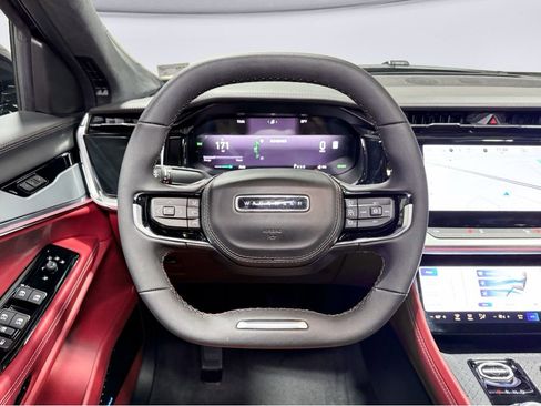 Used 2025 Jeep Wagoneer S Launch Edition image 8