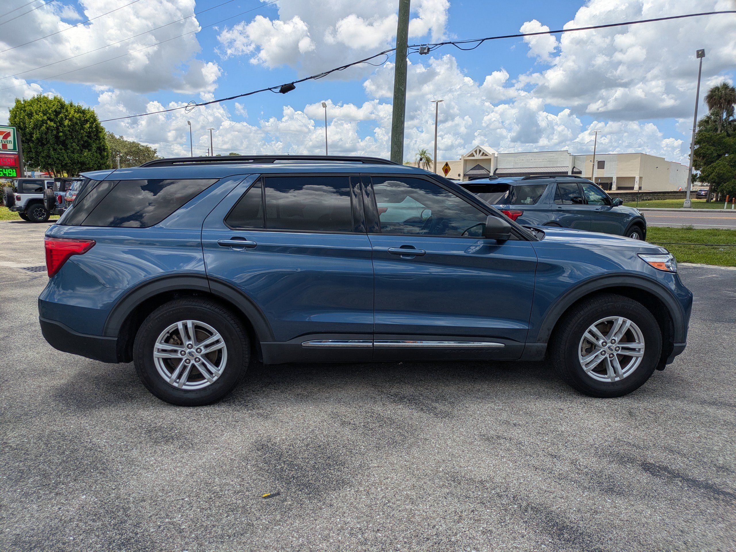 Certified 2020 Ford Explorer XLT w/ Equipment Group 202A RWD image 3