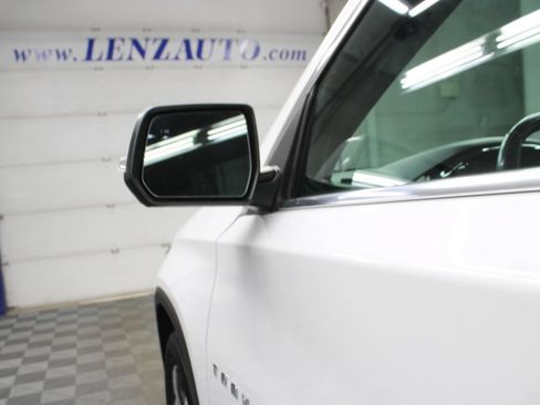 Used 2022 Chevrolet Traverse LT w/ LT Premium Package AWD/4WD image 62