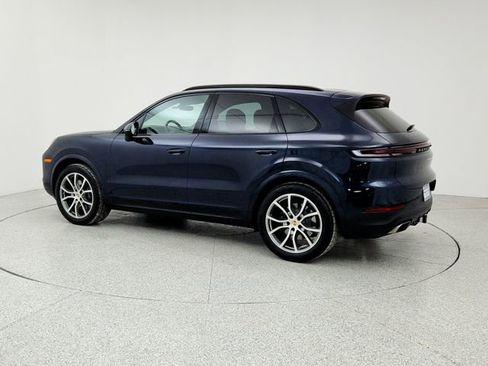 Used 2024 Porsche Cayenne image 7