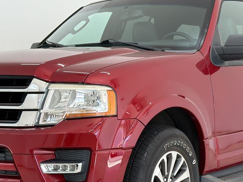 Used 2016 Ford Expedition XLT AWD/4WD image 12