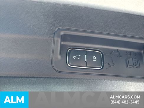 Used 2025 Ford Explorer Active image 23