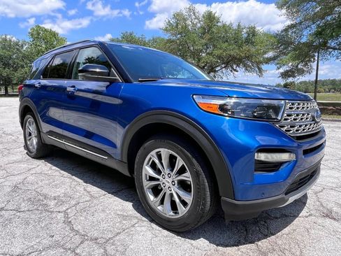 Used 2021 Ford Explorer Limited w/ Equipment Group 301A AWD/4WD image 14