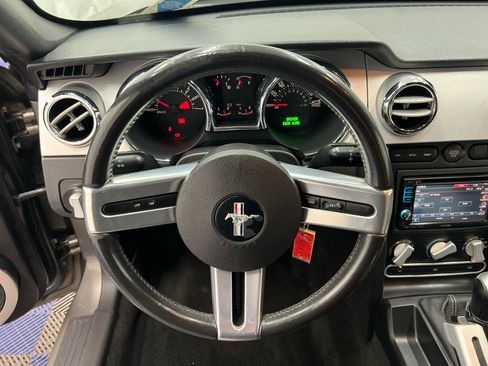 Used 2005 Ford Mustang Deluxe image 18