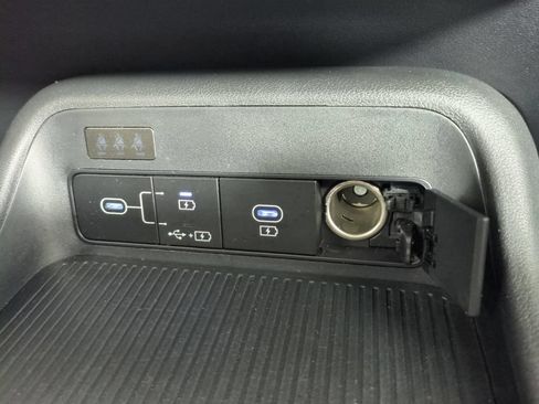 Used 2024 Hyundai Kona SE FWD image 25