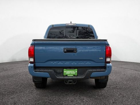 Used 2019 Toyota Tacoma TRD Off-Road w/ Technology Package image 4