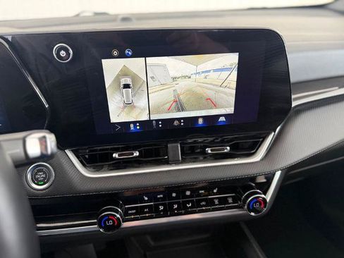 Used 2025 Chevrolet Equinox LT w/ Convenience Package II FWD image 5
