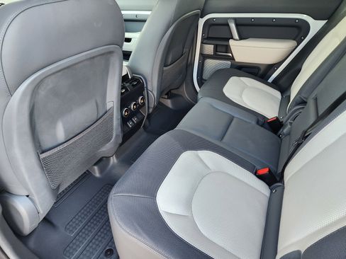 Certified 2023 Land Rover Defender 130 X-Dynamic SE image 32