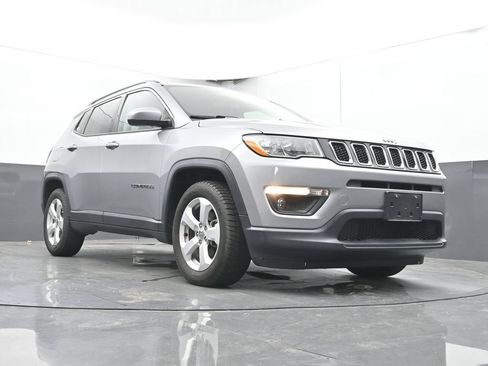 Used 2018 Jeep Compass Latitude w/ Popular Equipment Group FWD image 44