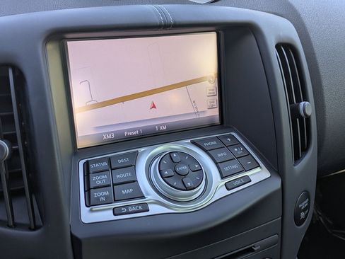 Used 2017 Nissan 370Z Touring image 23