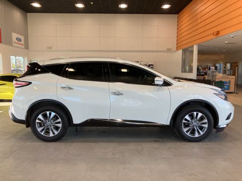 Used 2018 Nissan Murano S image 4