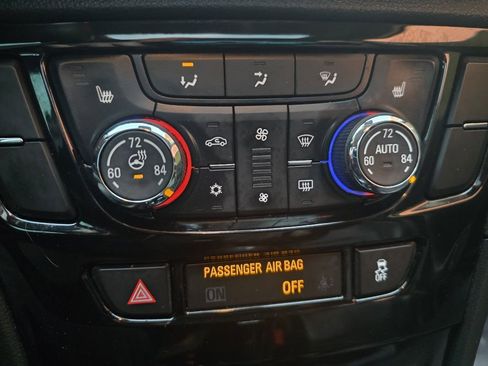 Used 2018 Buick Encore Essence image 37