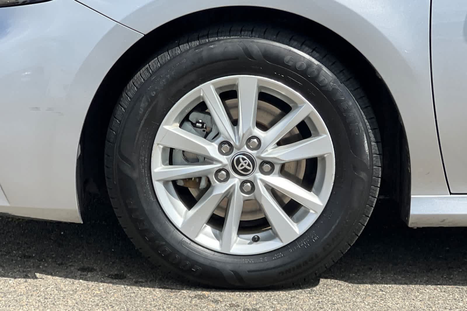 Used 2025 Toyota Camry LE FWD image 30