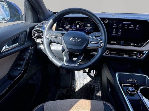 Used 2025 Chevrolet Equinox ACTIV w/ Safety and Technology Package image 10