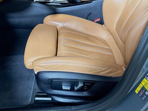 Used 2023 BMW 530e xDrive w/ Executive Package image 23