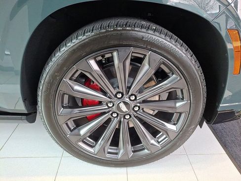 Used 2025 Cadillac Escalade V image 8