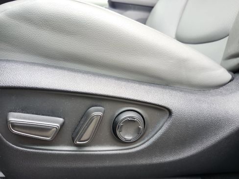 Used 2023 Toyota Sienna XLE image 16