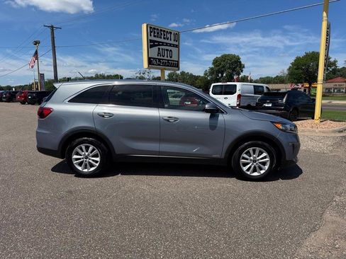 Used 2020 Kia Sorento AWD V6 image 3